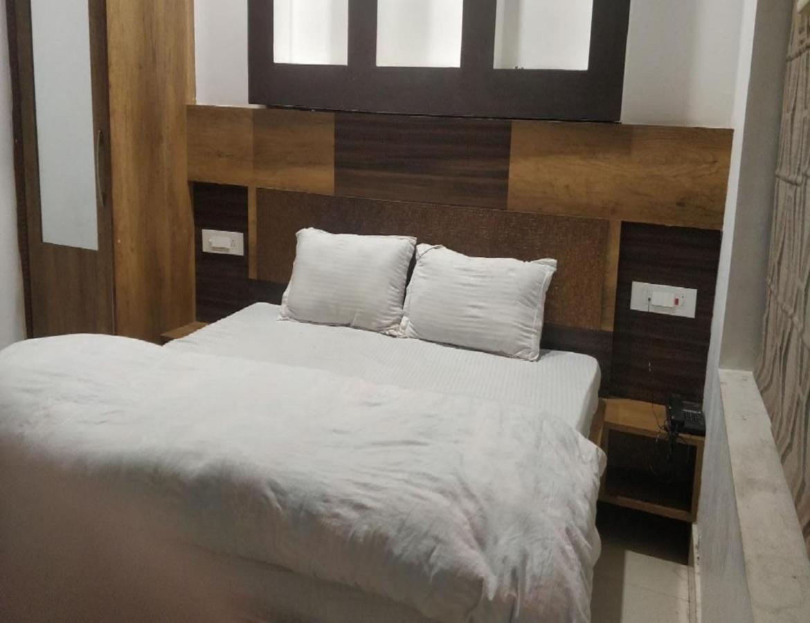 Hotel Bansal Residency, Sirsa Eksteriør bilde